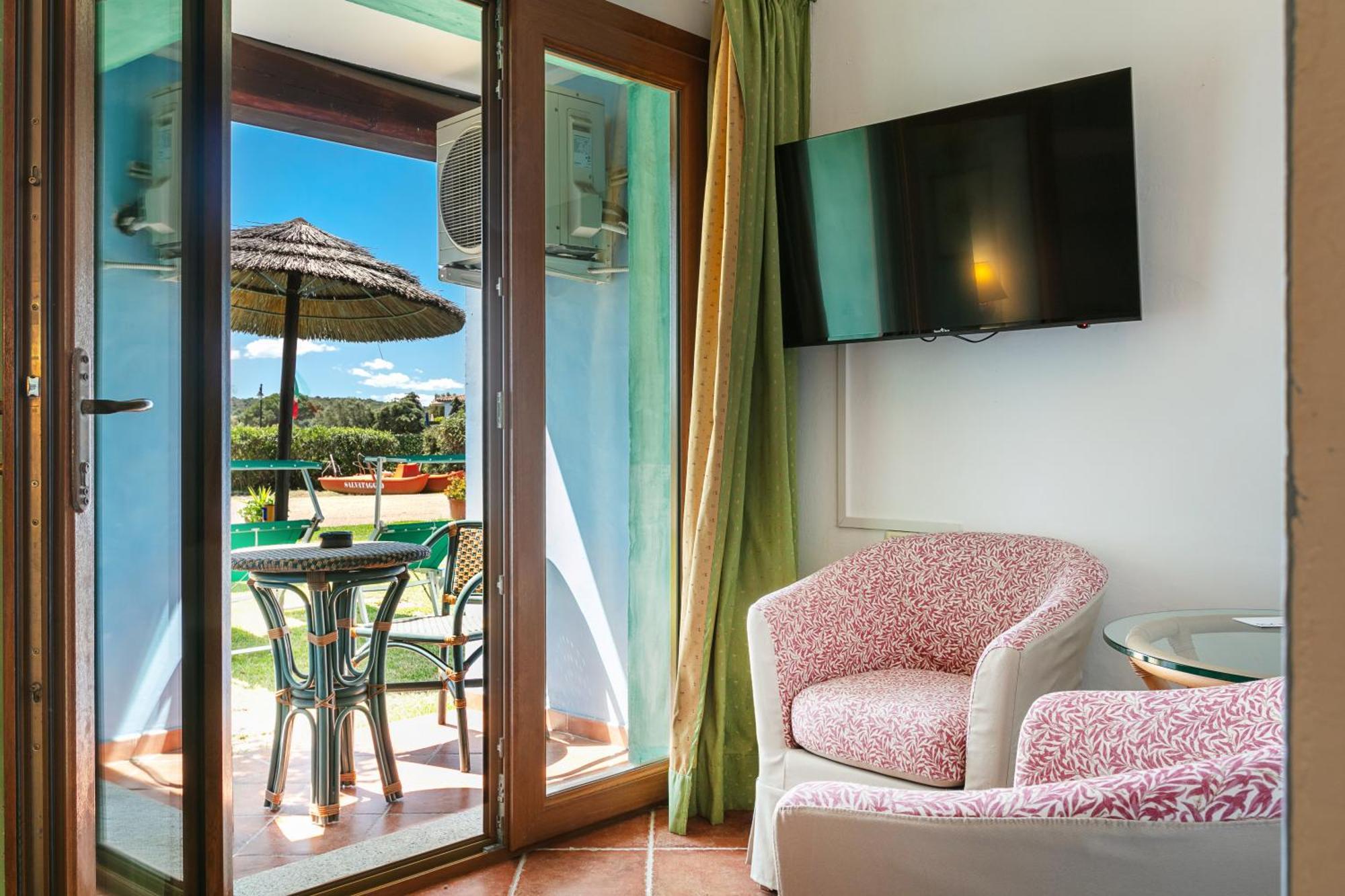 Hotel Stefania Boutique Hotel By The Beach Olbia Room photo